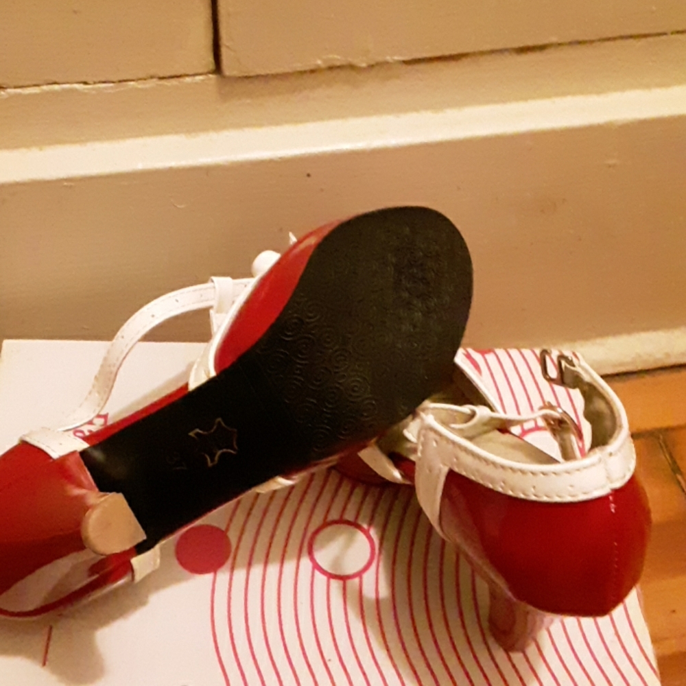 High Heels - Picture 2 of 4